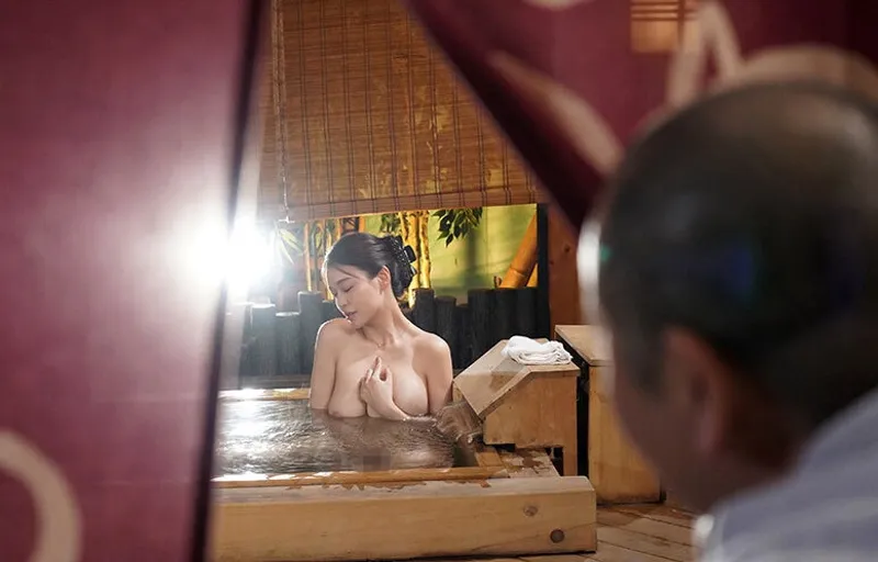 Người yêu của con trai bị bố anh xã nhìn trộm khi đang tắm rồi xxx đến mang thai